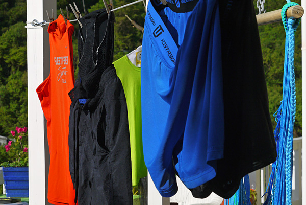 islandcottage2_2013_377_dryingclothes_sm