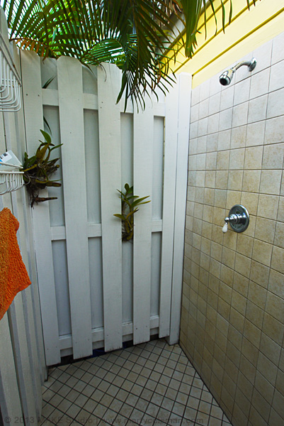 islandcottage2_2013_421_shower1_sm